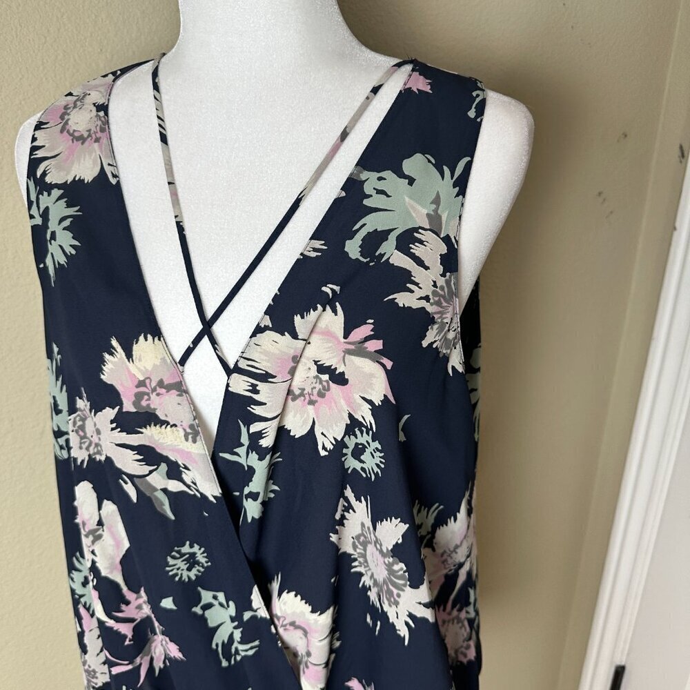 NORDSTROM Lush Sleeveless Floral Blouse Top Size Large V Neck - Picture 3 of 11